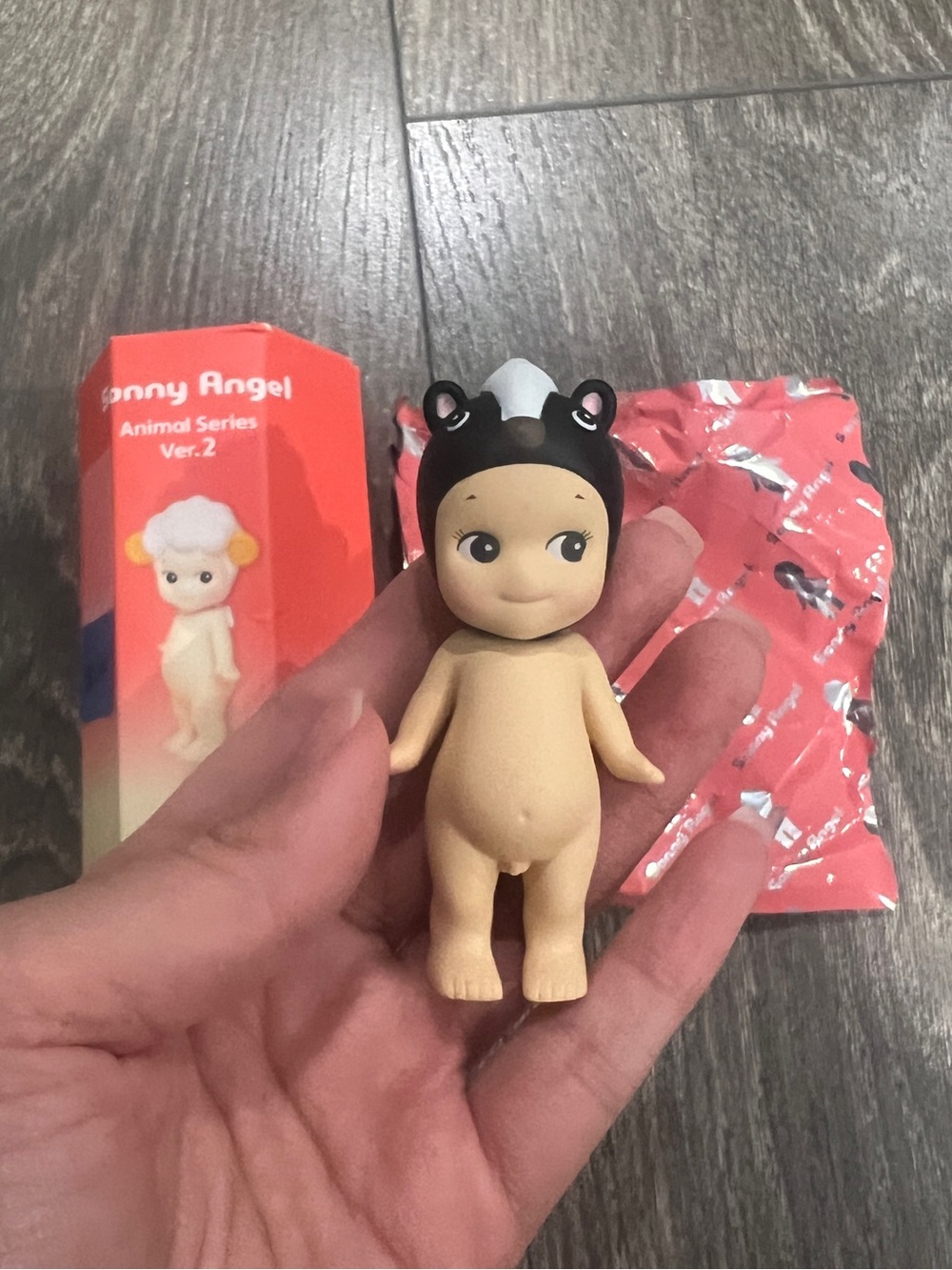Brand NEW Sonny Angel Animal Series 2 mini figure - skunk